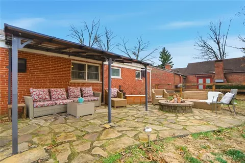 Exterior - 8797 Long Ln, Cincinnati, OH 45231 photo 5 of 12