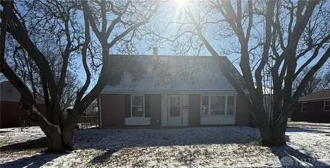 40 Greencliff Dr, Englewood, OH 45322