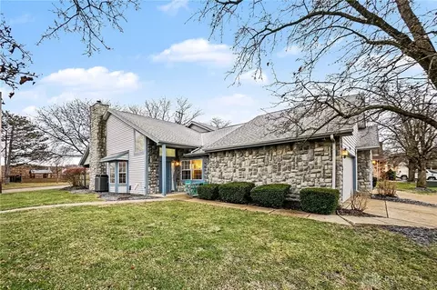 1596 Longbow Ln, Dayton, OH 45449