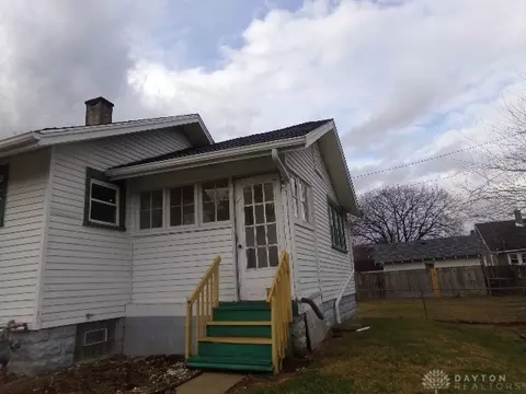 1015 Rodgers Dr, Springfield, OH 45503 photo 2