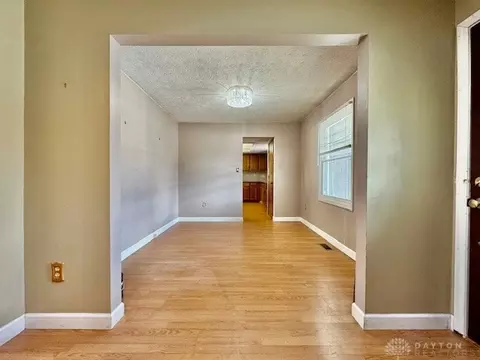 Living - 105 Cherry St, Springboro, OH 45066 photo 3 of 29