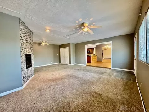 Living - 105 Cherry St, Springboro, OH 45066 photo 13 of 29