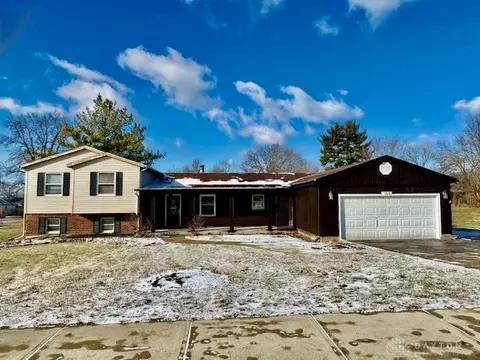 Exterior - 105 Cherry St, Springboro, OH 45066 photo 2 of 6