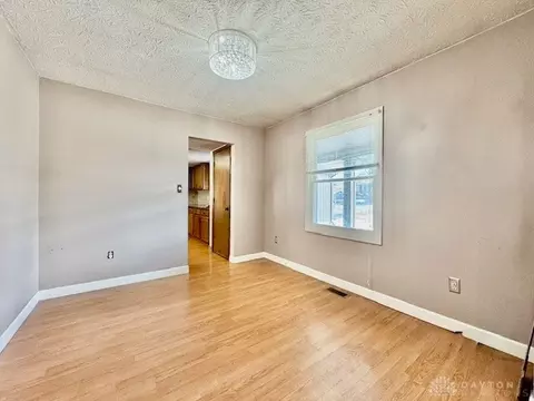 Living - 105 Cherry St, Springboro, OH 45066 photo 5 of 29