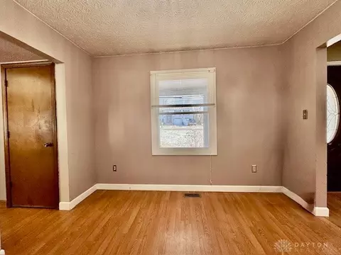 Living - 105 Cherry St, Springboro, OH 45066 photo 9 of 29