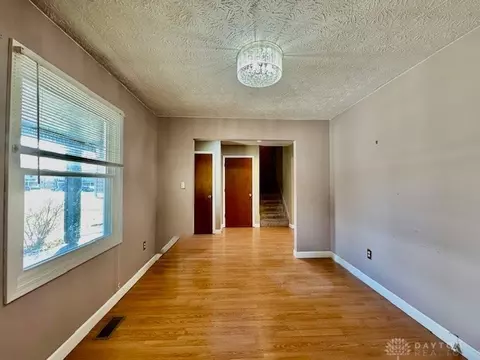 Living - 105 Cherry St, Springboro, OH 45066 photo 8 of 29