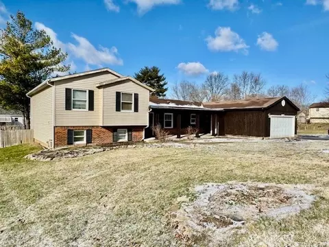 105 Cherry St, Springboro, OH 45066