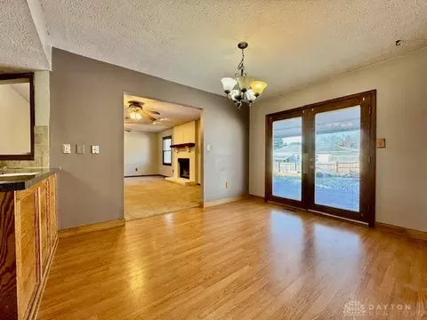Dining - 105 Cherry St, Springboro, OH 45066 photo 3 of 3