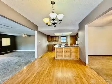 Dining - 105 Cherry St, Springboro, OH 45066 photo 1 of 3
