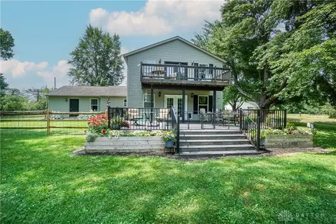 1027 Lorelei Dr, Fayetteville, OH 45118
