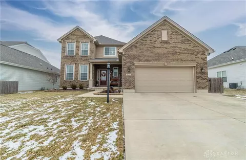 4218 Spicebush Dr, Tipp City, OH 45371