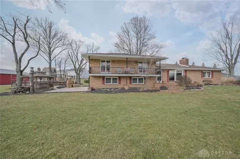 255 S Bird Rd, Springfield, OH 45505