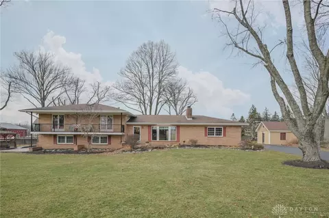 Exterior - 255 S Bird Rd, Springfield, OH 45505 photo 1 of 11