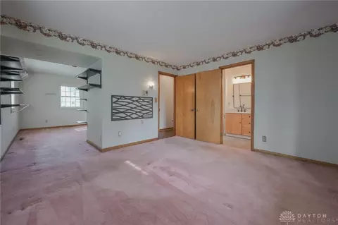 Bedroom - 255 S Bird Rd, Springfield, OH 45505 photo 3 of 7