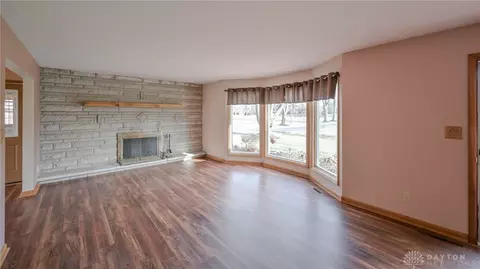 Living - 255 S Bird Rd, Springfield, OH 45505 photo 2 of 7