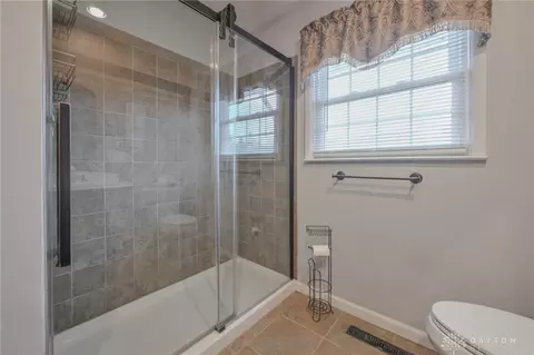 Bath - 255 S Bird Rd, Springfield, OH 45505 photo 6 of 8