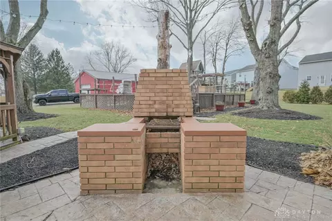Exterior - 255 S Bird Rd, Springfield, OH 45505 photo 10 of 11