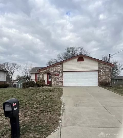 6774 Berwick Dr, Franklin, OH 45005