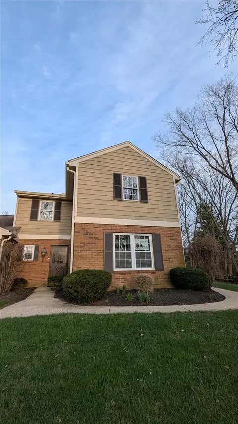 7809 Capitol Hill Ln, Dayton, OH 45459