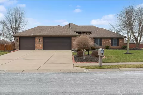 6830 Sun Ridge Dr, Waynesville, OH 45068