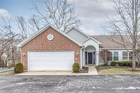 220 Elmwood Dr, Springboro, OH 45066