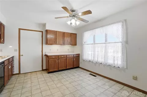 3031 Bradford Dr, Springfield, OH 45503 photo 12