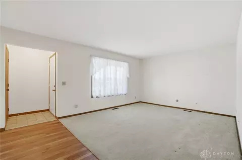 3031 Bradford Dr, Springfield, OH 45503 photo 6