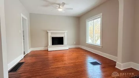 Living - 275 Ridge Rd, Springfield, OH 45503 photo 3 of 3