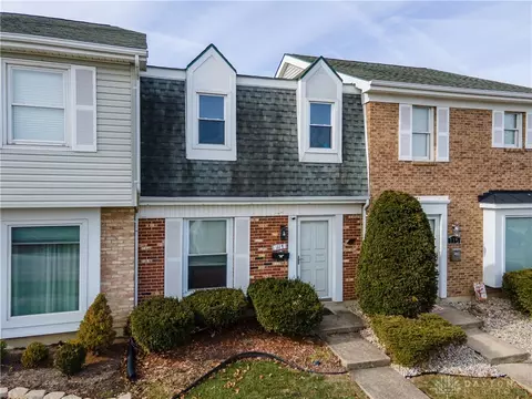 117 W Van Lake Dr, Vandalia, OH 45377
