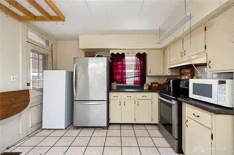 Kitchen - 1682 Edwards Ave, Springfield, OH 45503 photo 5 of 5