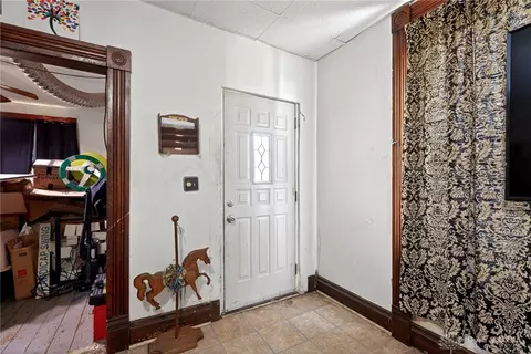 Entry Way - 1682 Edwards Ave, Springfield, OH 45503 photo 1 of 2