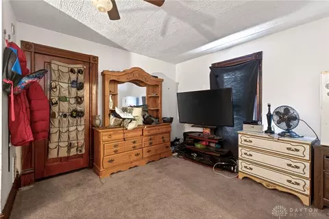 Bedroom - 1682 Edwards Ave, Springfield, OH 45503 photo 3 of 6