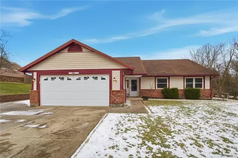 833 Savin Hill Ct, Fairborn, OH 45324