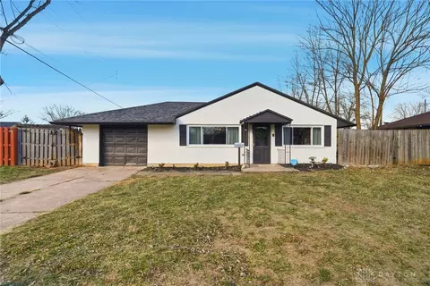3865 Endover Rd, Kettering, OH 45439