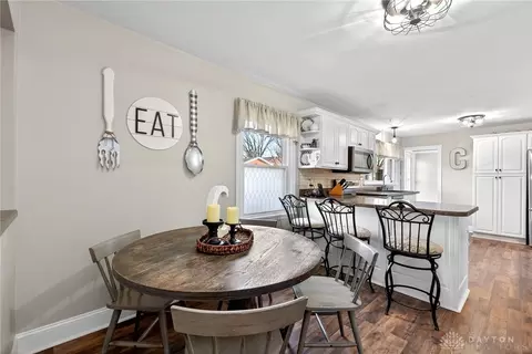 Dining - 4100 Beal Rd, Franklin, OH 45005 photo 2 of 2