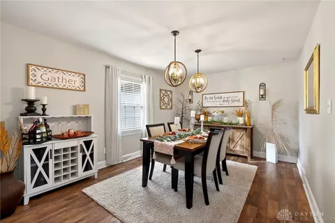 Dining - 4100 Beal Rd, Franklin, OH 45005 photo 1 of 2