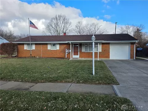 107 Glenada Ct, New Lebanon, OH 45345