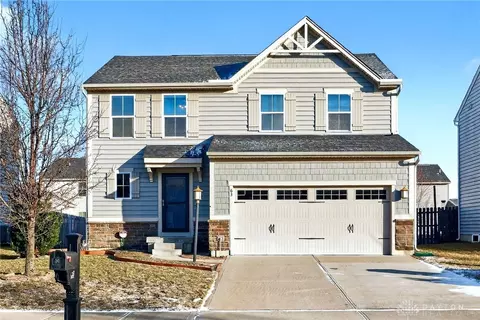 63 Waterford Blvd, Fairborn, OH 45324