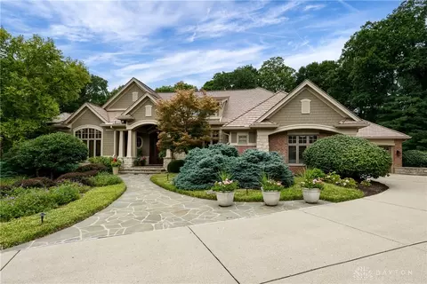 1941 Amys Ridge Ct, Beavercreek, OH 45434