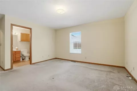 Bedroom - 1711 Pinehurst Dr, Springfield, OH 45502 photo 3 of 6