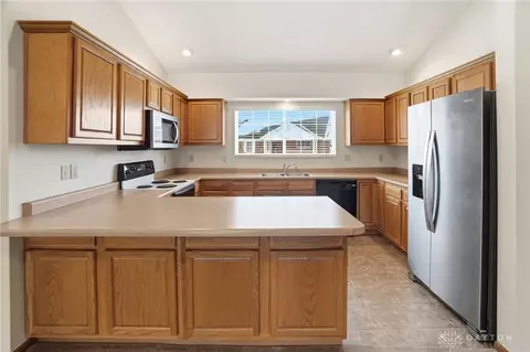 Kitchen - 1711 Pinehurst Dr, Springfield, OH 45502 photo 1 of 4