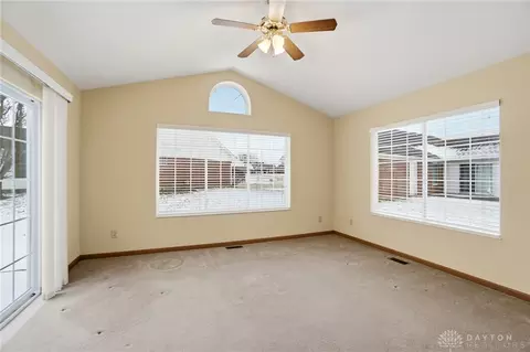 Living - 1711 Pinehurst Dr, Springfield, OH 45502 photo 5 of 6