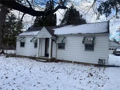 1532 Hanes Rd, Dayton, OH 45434