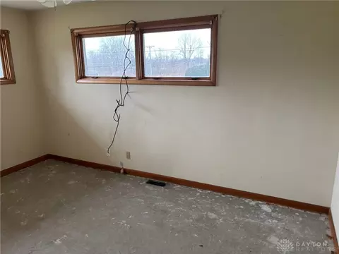 2743 Ironwood Dr, Springfield, OH 45504 photo 6