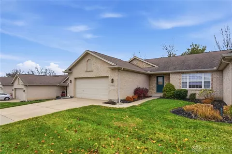 2122 Castle Pines Ct, Hamilton, OH 45013