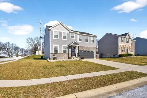 1001 Glen Kegley Dr, Xenia, OH 45385