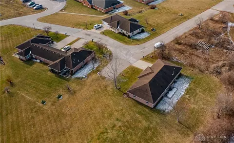 14-16 Ditmer Dr, New Carlisle, OH 45344