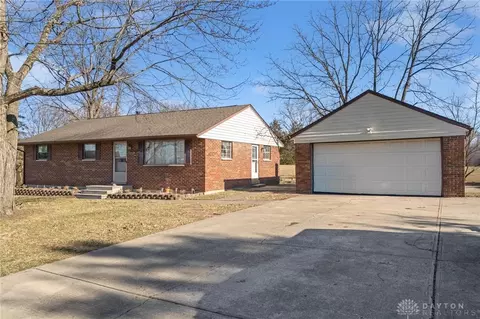 1102 N Heincke Rd, Miamisburg, OH 45342