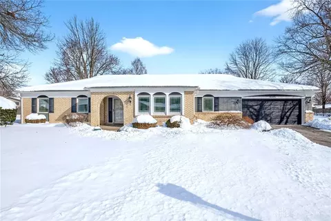 8040 Blackleaf Ct, Dayton, OH 45458