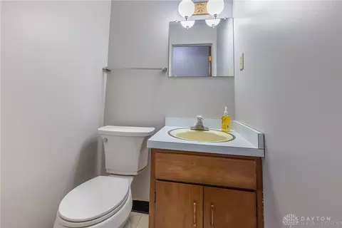 Bath - 844 Cascade Dr, Riverside, OH 45431 photo 1 of 3
